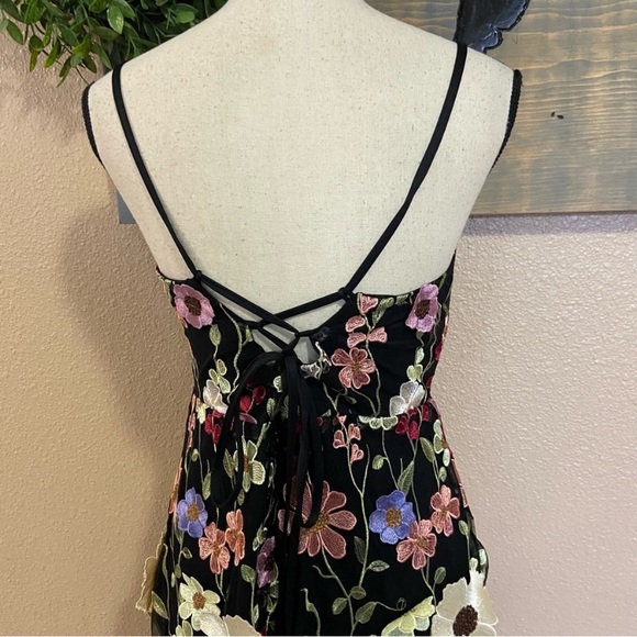 NWOT Lulus Thriving Energy Black 3D Floral Embroidered Lace-Up Midi Dress - Picture 7 of 13